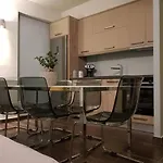 아파트 Kyra's Roof Terrace Flat
